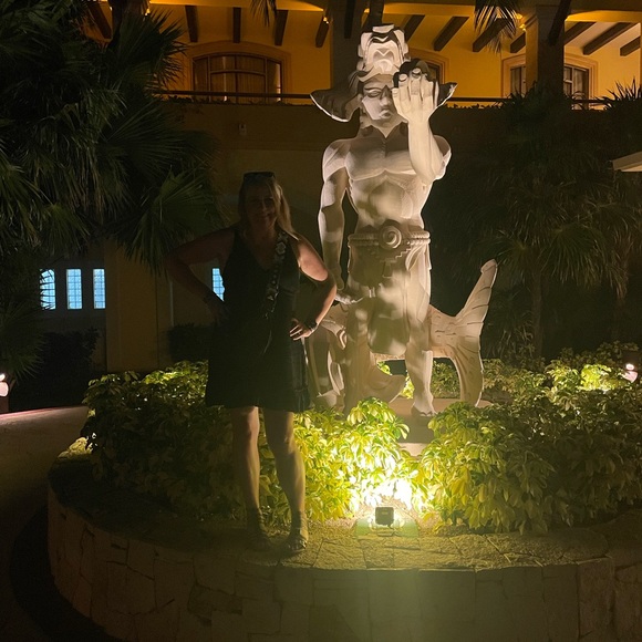 Meet your Posher, Maegen - Picture 1 of 1